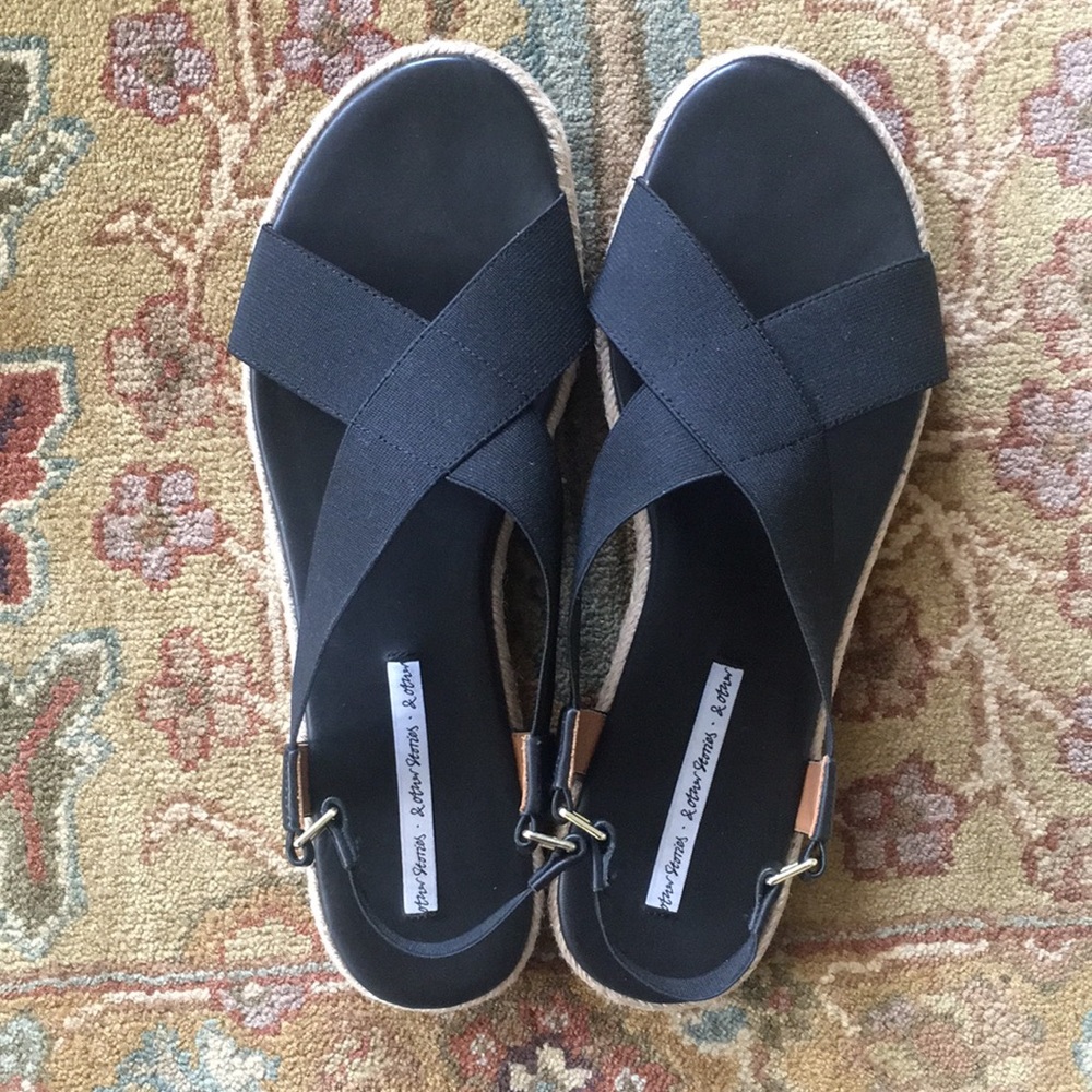 SOLD-NWOT Criss cross slingback summer sandals